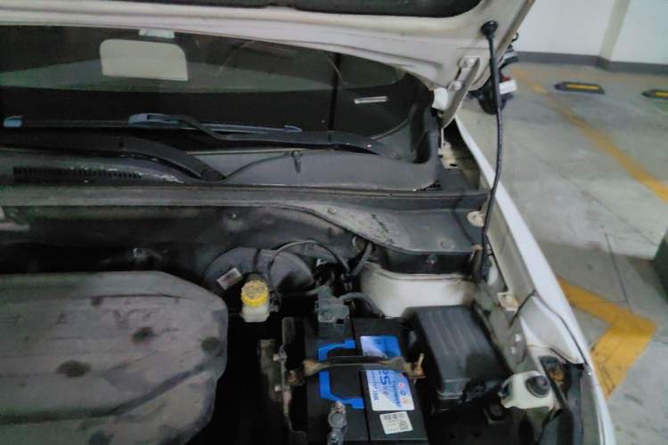 Used Baojun 510 2017 1.5L Manual Luxury Model Engine Bay Left