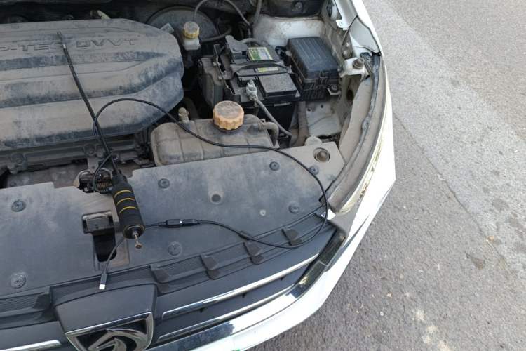 Used Baojun 510 2017 1.5L Manual Fashion Model Engine Bay Left