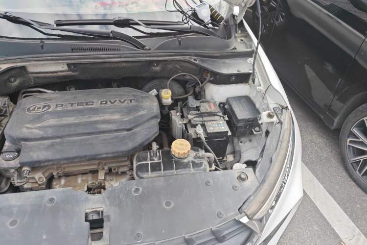 Used Baojun 510 2017 1.5L manual Comfort trim Engine Bay Left