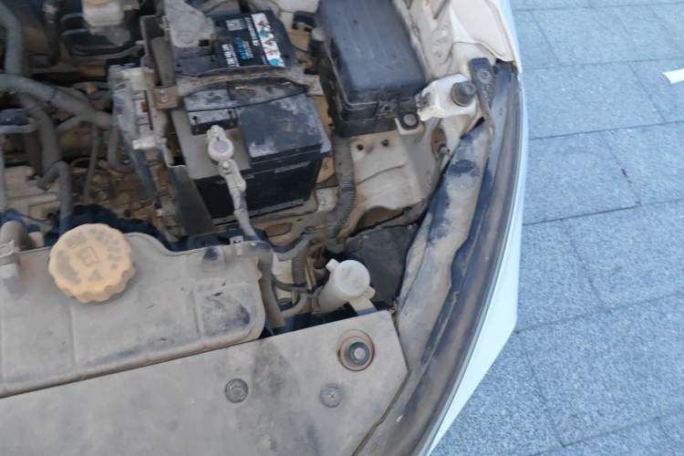 Used Baojun 510 2017 1.5L Automatic Fashion Model Engine Bay Left