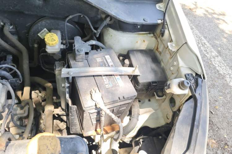 Used Baojun 510 2017 1.5L Manual Fashion Model Engine Bay Left