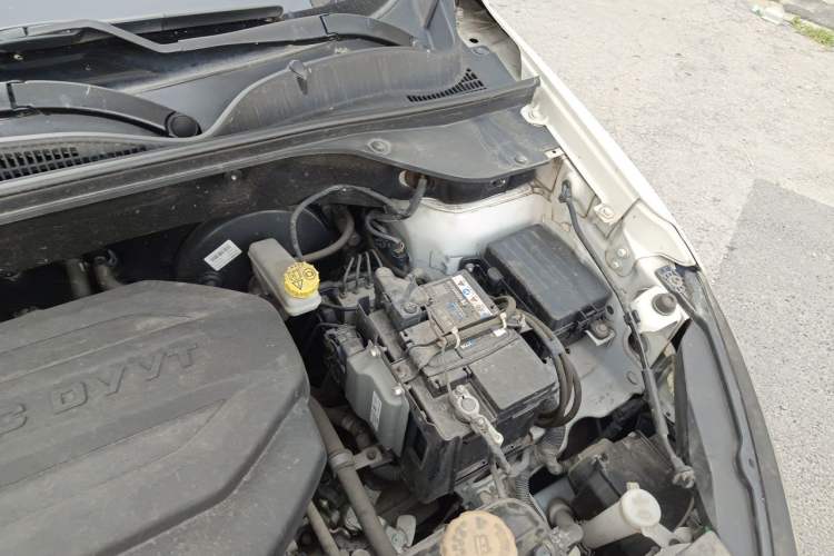 Used Baojun 510 2017 1.5L Manual Fashion Model Engine Bay Left