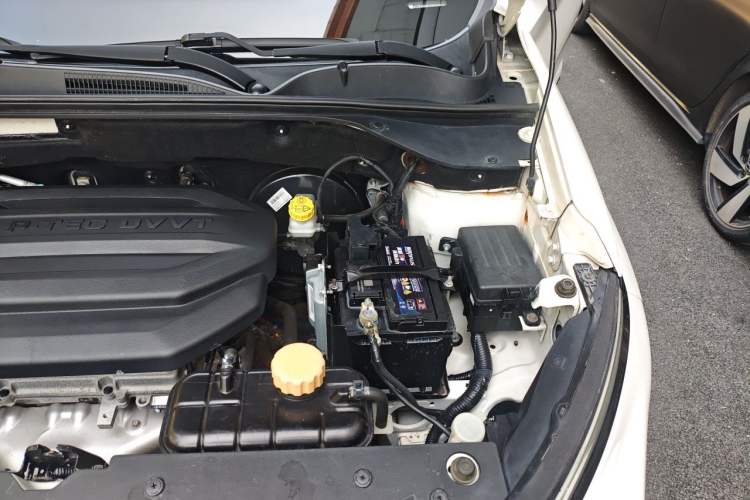 Used Baojun 510 2017 1.5L Manual Fashion Model Engine Bay Left