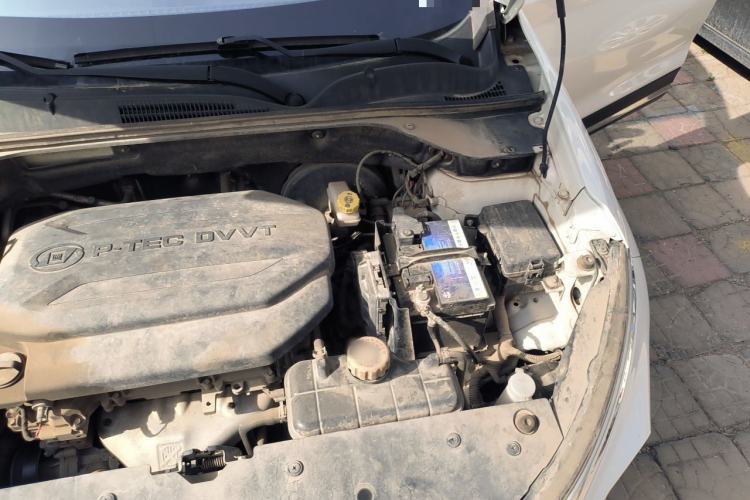 Used Baojun 510 2017 1.5L Automatic Fashion Model Engine Bay Left