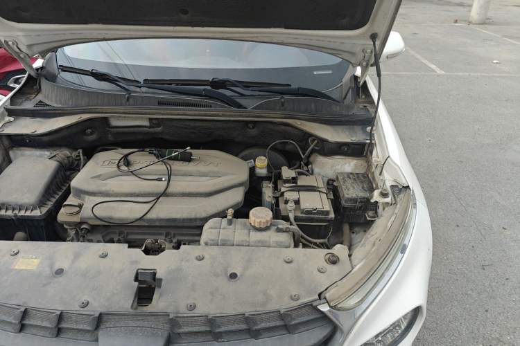 Used Baojun 510 2017 1.5L manual Comfort trim Engine Bay Left
