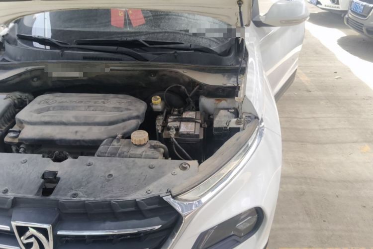 Used Baojun 510 2017 1.5L Manual Fashion Model Engine Bay Left