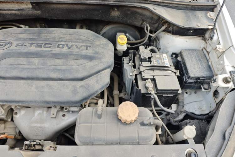 Used Baojun 510 2017 1.5L Manual Fashion Model Engine Bay Left