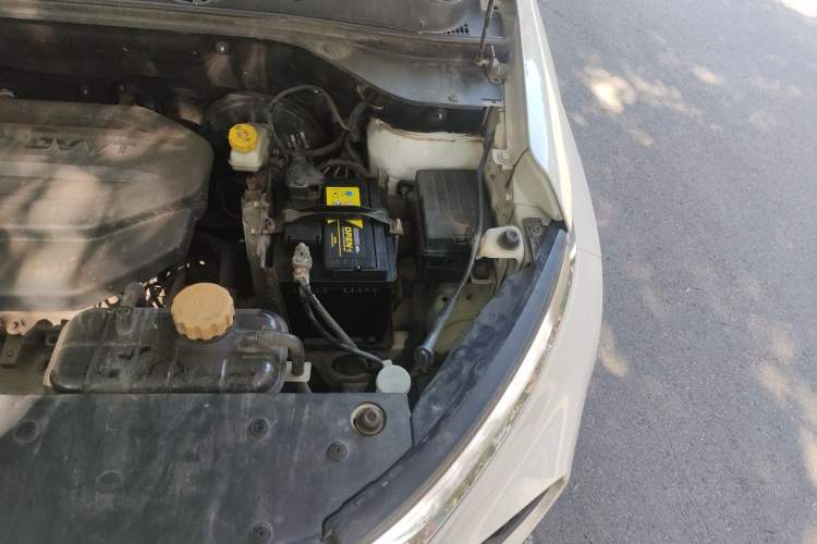 Used Baojun 510 2017 1.5L Manual Fashion Model Engine Bay Left