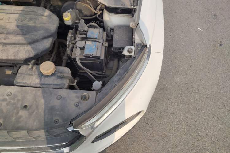 Used Baojun 510 2017 1.5L Manual Luxury Model Engine Bay Left