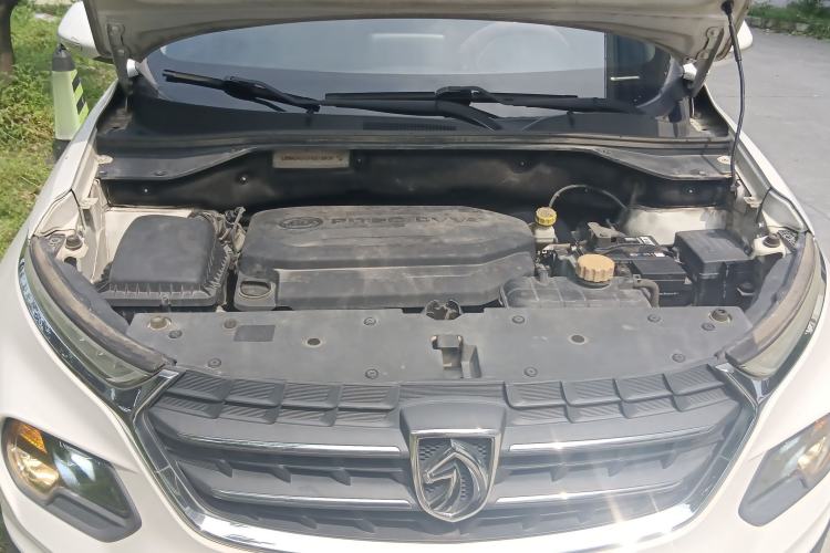 Used Baojun 510 2017 1.5L Manual Fashion Model Engine Bay
