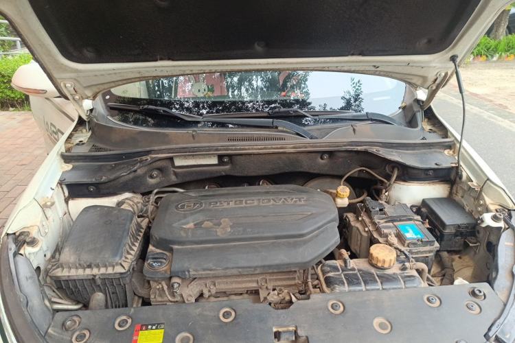 Used Baojun 510 2017 1.5L manual Comfort trim Engine Bay