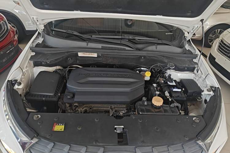 Used Baojun 510 2017 1.5L Automatic Luxury Model Engine Bay