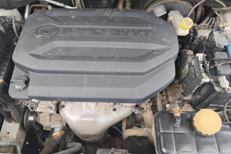 Used Baojun 510 2017 1.5L Automatic Fashion Model Engine Bay