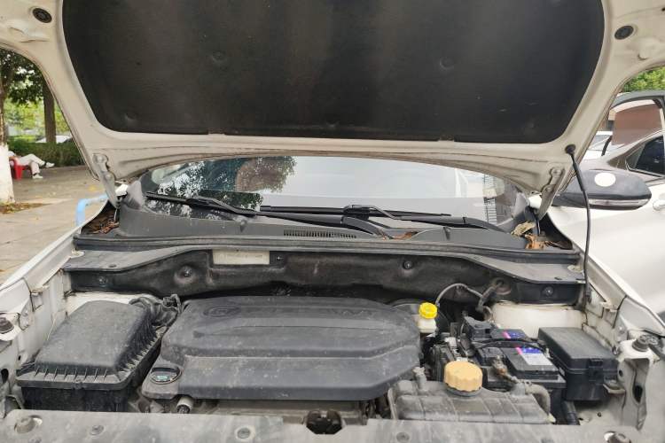 Used Baojun 510 2017 1.5L Automatic Luxury Model Engine Bay