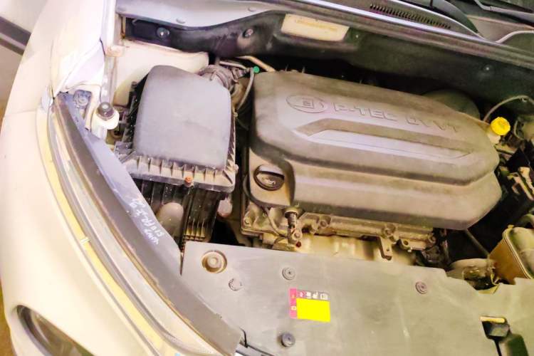 Used Baojun 510 2017 1.5L Automatic Fashion Model Engine Bay Right