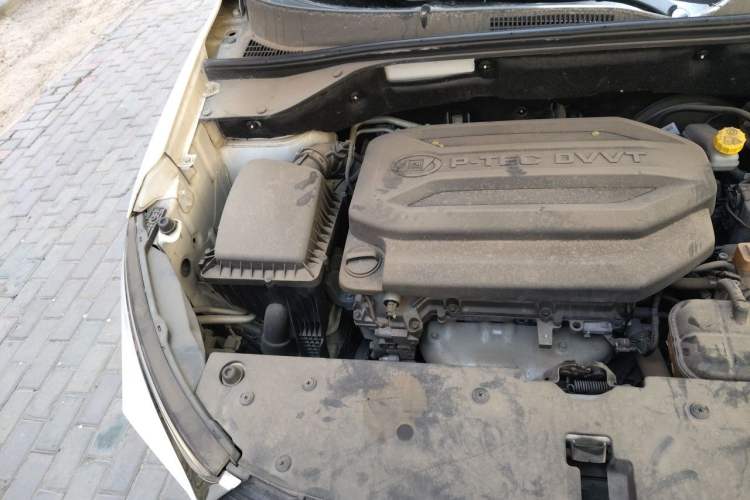 Used Baojun 510 2017 1.5L manual Comfort trim Engine Bay Right