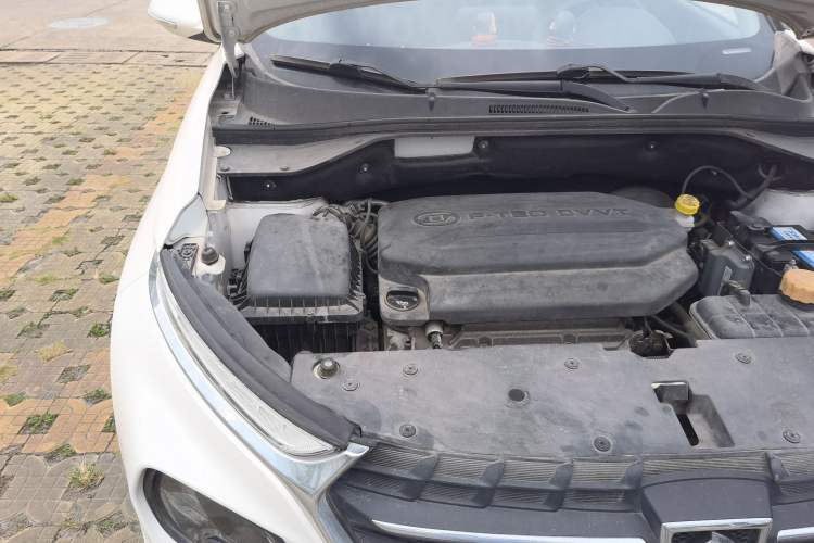 Used Baojun 510 2017 1.5L Manual Fashion Model Engine Bay Right