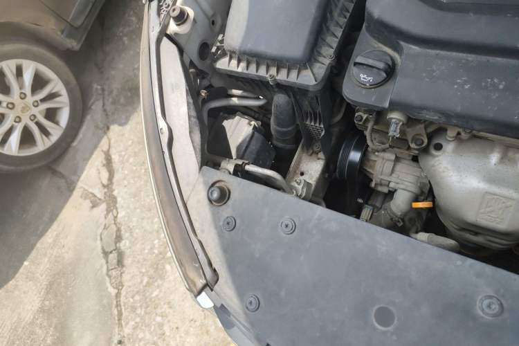 Used Baojun 510 2017 1.5L Automatic Fashion Model Engine Bay Right