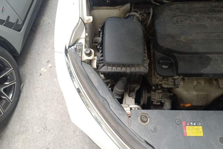 Used Baojun 510 2017 1.5L manual Comfort trim Engine Bay Right