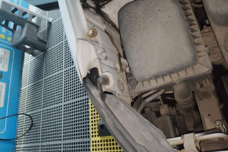 Used Baojun 510 2017 1.5L manual Comfort trim Engine Bay Right