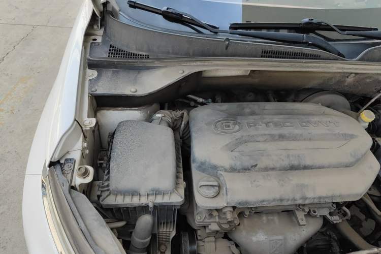 Used Baojun 510 2017 1.5L manual Comfort trim Engine Bay Right