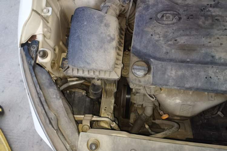 Used Baojun 510 2017 1.5L manual Comfort trim Engine Bay Right