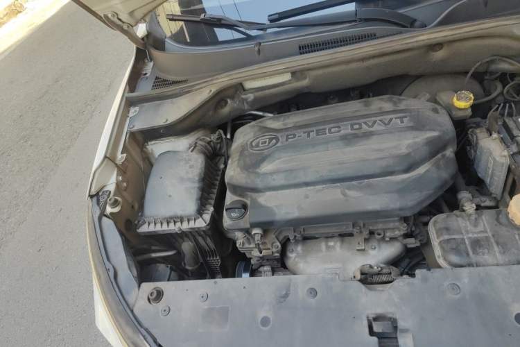 Used Baojun 510 2017 1.5L manual Comfort trim Engine Bay Right