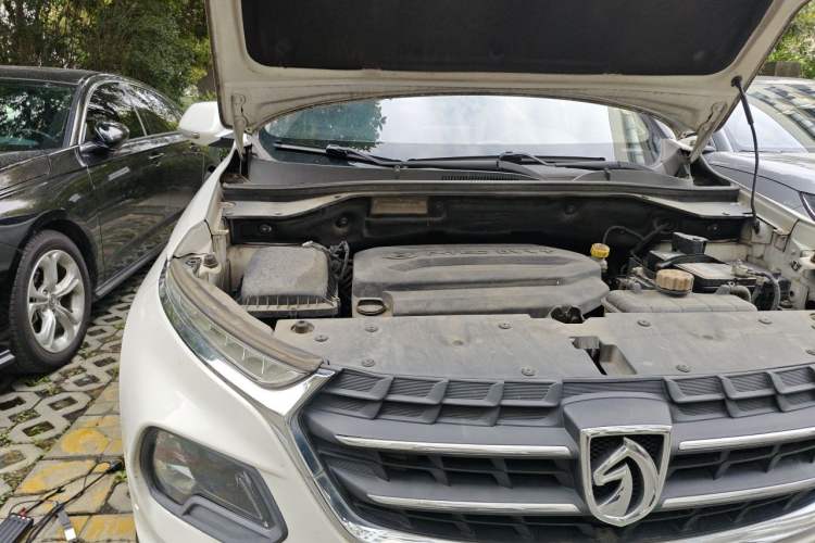 Used Baojun 510 2017 1.5L Automatic Fashion Model Engine Bay Right