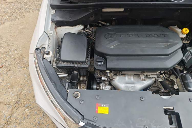 Used Baojun 510 2017 1.5L manual Comfort trim Engine Bay Right