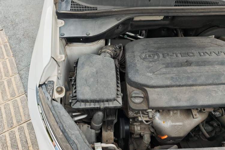 Used Baojun 510 2017 1.5L Automatic Fashion Model Engine Bay Right