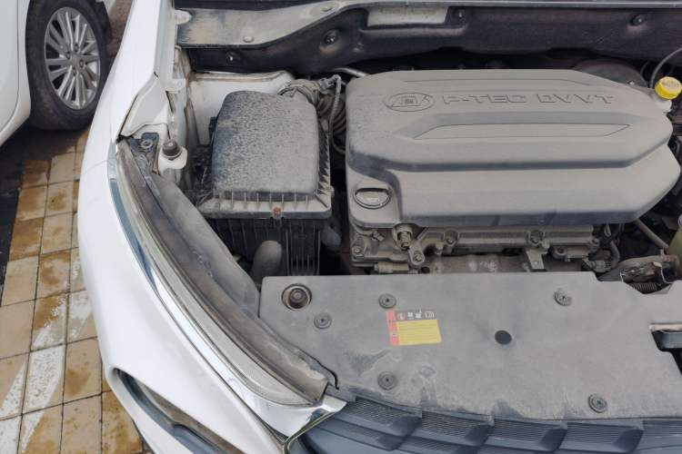 Used Baojun 510 2017 1.5L Automatic Fashion Model Engine Bay Right