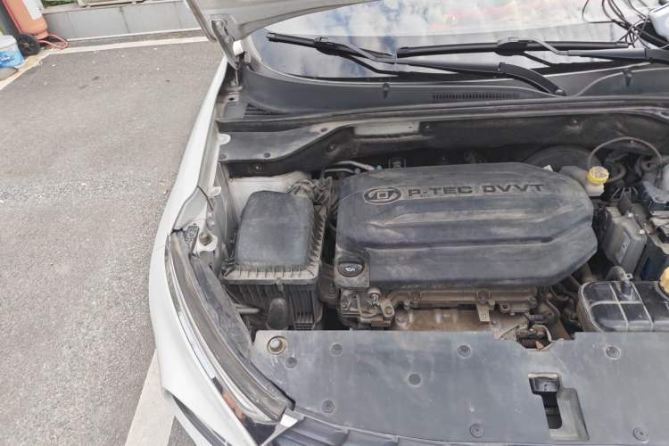 Used Baojun 510 2017 1.5L manual Comfort trim Engine Bay Right