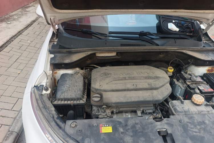 Used Baojun 510 2017 1.5L manual Comfort trim Engine Bay Right