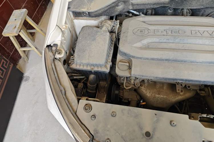 Used Baojun 510 2017 1.5L manual Comfort trim Engine Bay Right