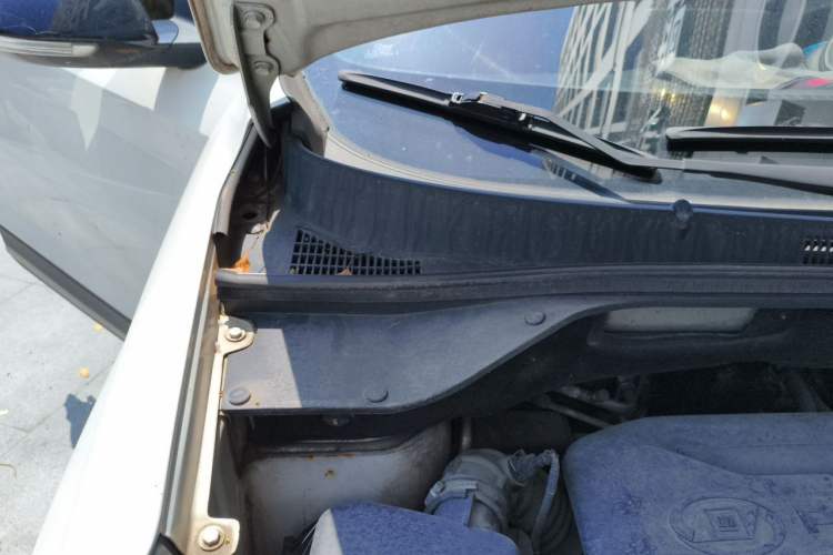 Used Baojun 510 2017 1.5L Manual Luxury Model Engine Bay Right