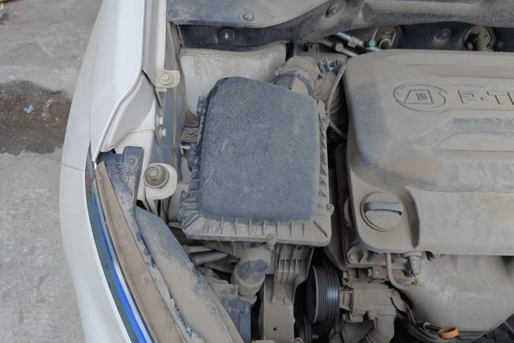 Used Baojun 510 2017 1.5L Manual Fashion Model Engine Bay Right
