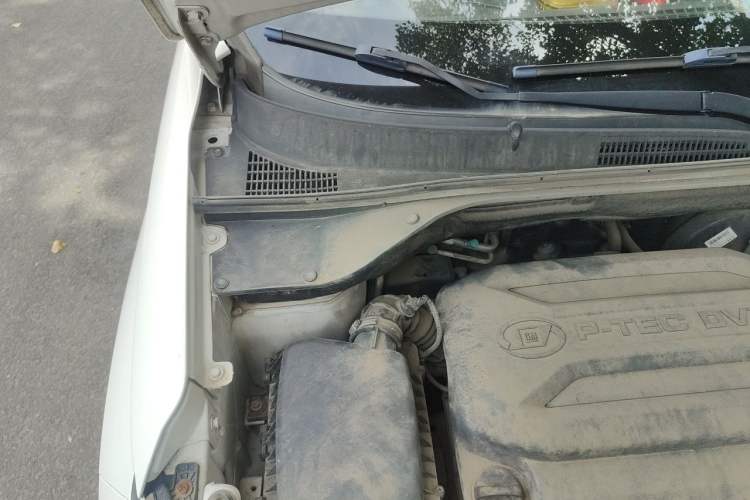 Used Baojun 510 2017 1.5L manual Comfort trim Engine Bay Right