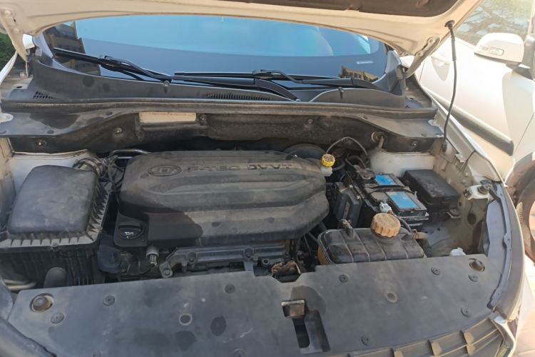 Used Baojun 510 2017 1.5L Manual Fashion Model Engine Bay