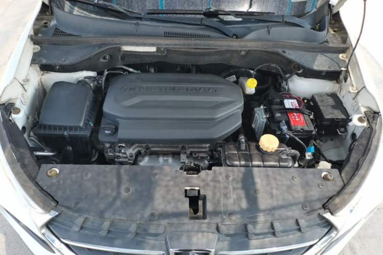 Used Baojun 510 2017 1.5L Manual Fashion Model Engine Bay