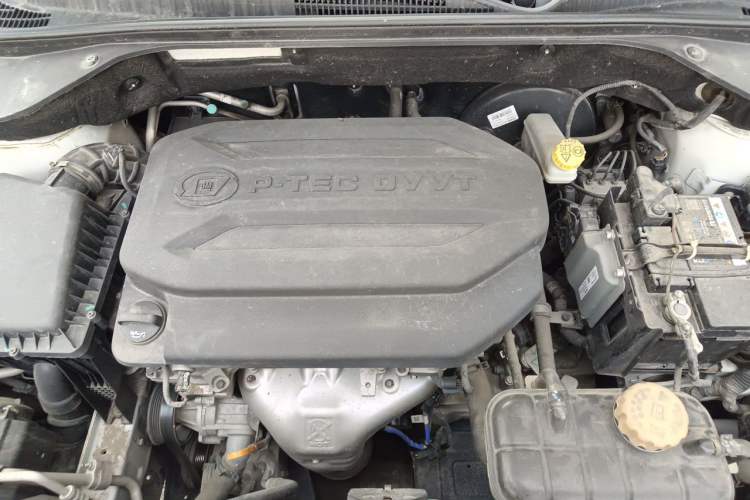 Used Baojun 510 2017 1.5L Manual Fashion Model Engine Bay