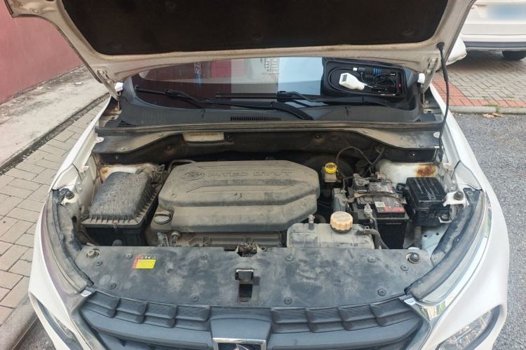 Used Baojun 510 2017 1.5L manual Comfort trim Engine Bay