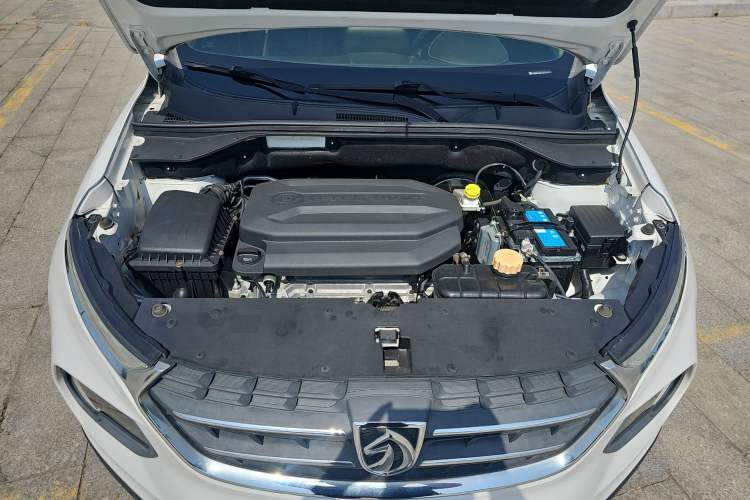 Used Baojun 510 2017 1.5L Manual Fashion Model Engine Bay