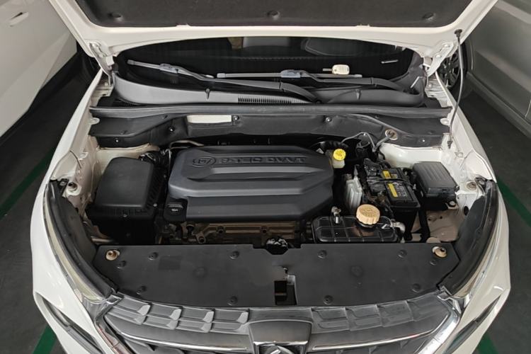 Used Baojun 510 2017 1.5L Manual Fashion Model Engine Bay