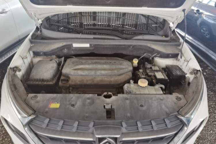 Used Baojun 510 2017 1.5L Automatic Fashion Model Engine Bay