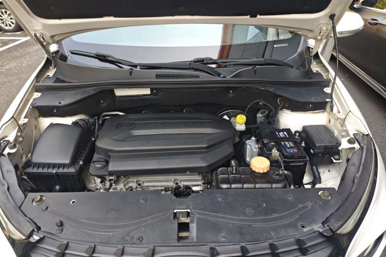 Used Baojun 510 2017 1.5L Manual Fashion Model Engine Bay