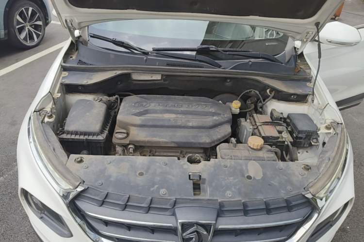 Used Baojun 510 2017 1.5L Manual Fashion Model Engine Bay