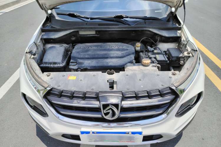 Used Baojun 510 2017 1.5L Manual Fashion Model Engine Bay
