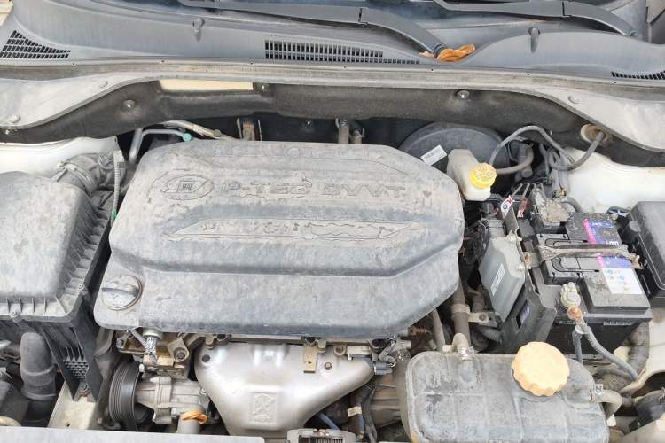 Used Baojun 510 2017 1.5L Manual Luxury Model Engine Bay