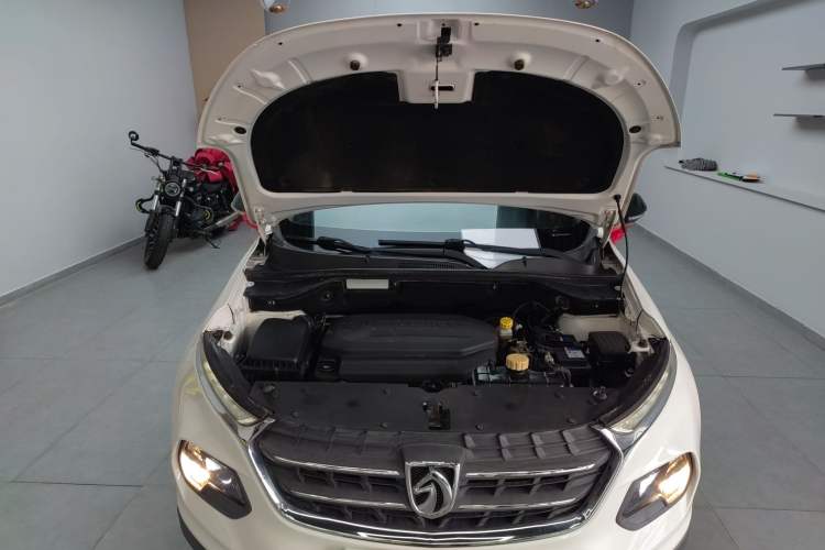 Used Baojun 510 2017 1.5L Automatic Luxury Model Engine Bay