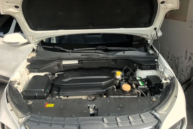 Used Baojun 510 2017 1.5L Manual Fashion Model Engine Bay
